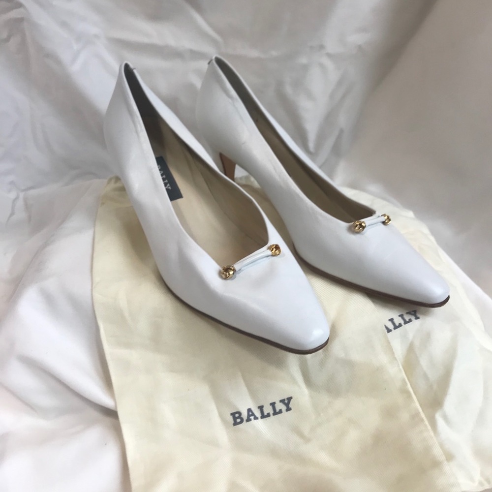 Vintage BALLY Juniper White Soft Leather Pumps